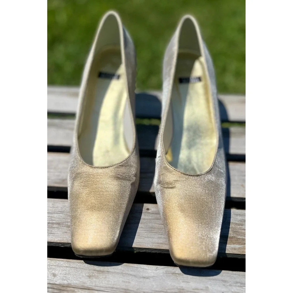Stuart‎ Weitzman Shoes Womens Size 9 AA Square Toe Heels Leather Sole Elegant